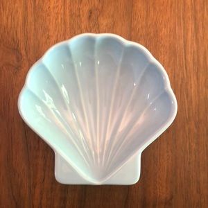 Pfaltzgraff shell dish 242